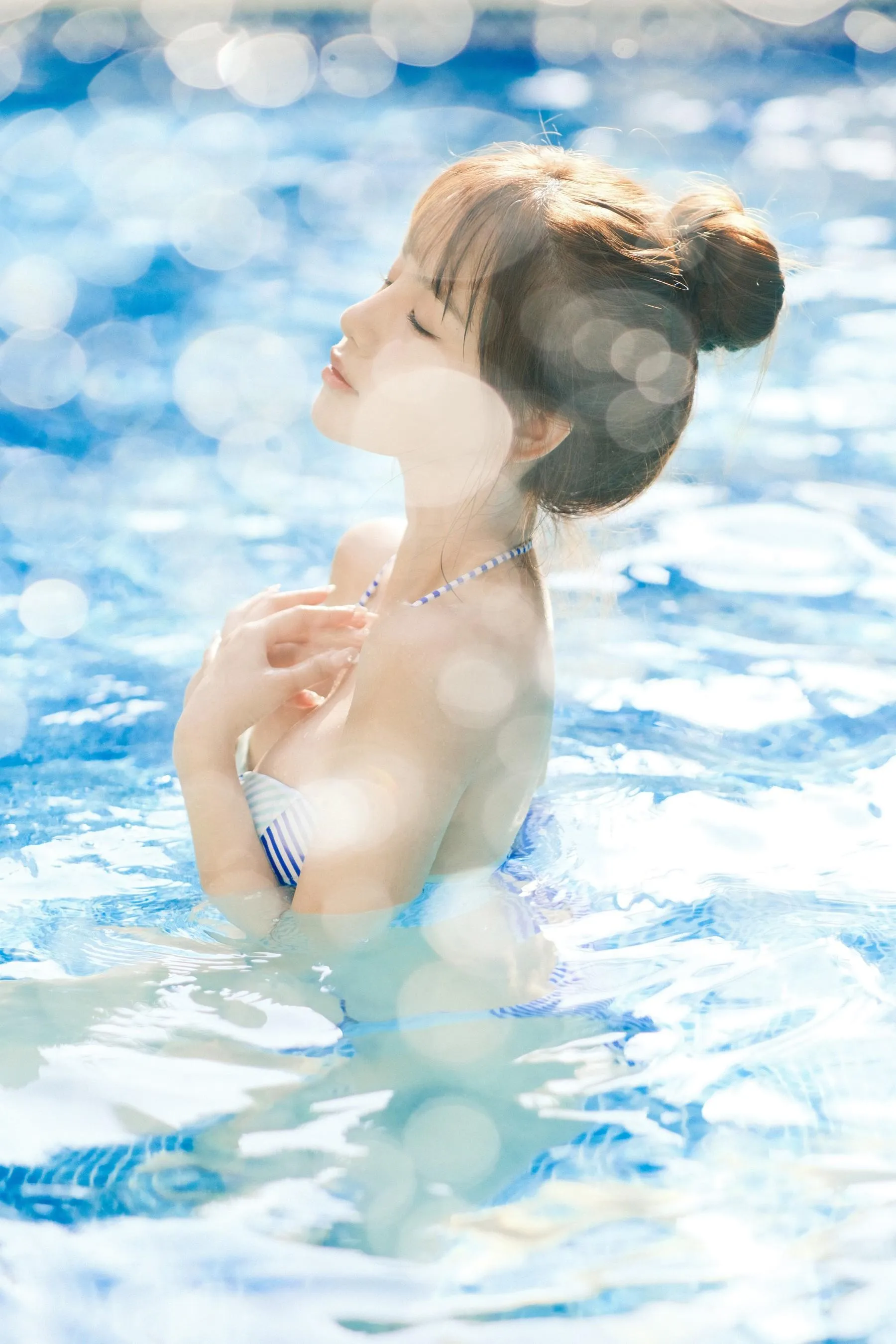 [YITUYU艺图语]2022.09.07 夏日泳池 温思儿vv [24P]插图2